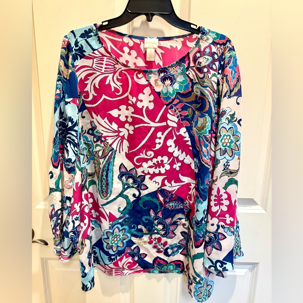 Beautiful Chico’s tunic, size 3 (XL), good condition, see photos and below.